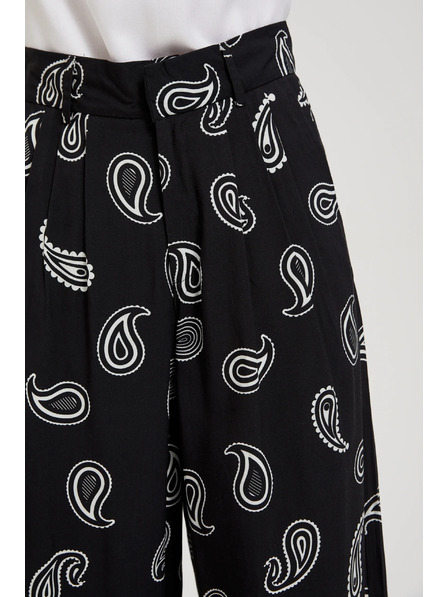 Moodo Crne hlače s blagim uzorkom Moodo