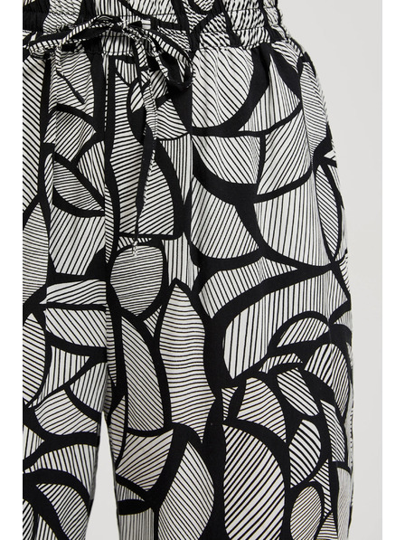 Moodo Viskozne hlače ravnih nogavica crno-bijele Moodo