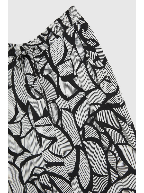 Moodo Viskozne hlače ravnih nogavica crno-bijele Moodo