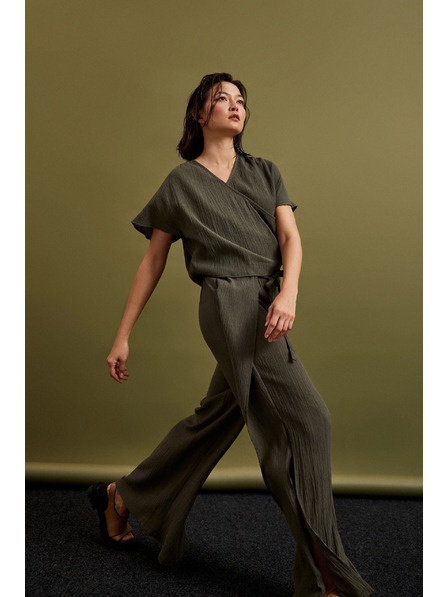 Moodo Maslinaste hlače s širokim nogavicama i gumicom u struku Moodo