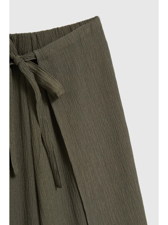 Moodo Maslinaste hlače s širokim nogavicama i gumicom u struku Moodo