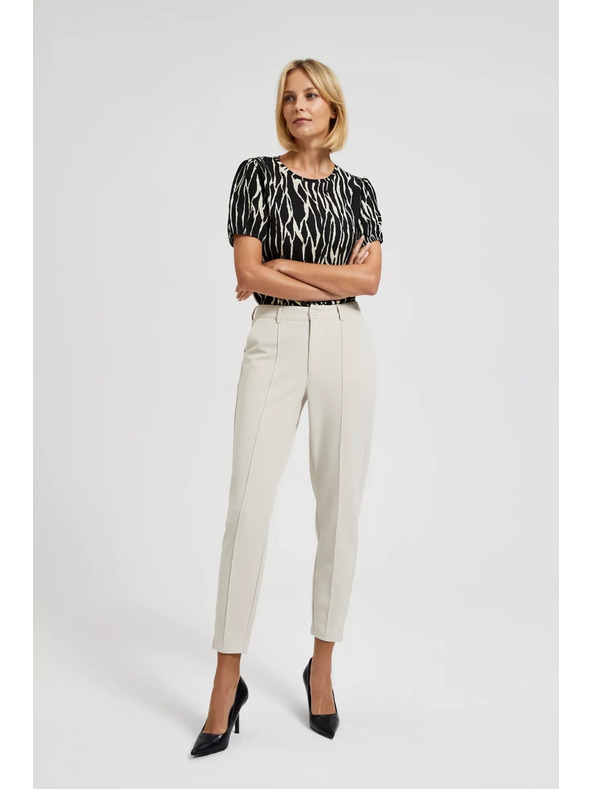 Moodo Elegantne bež hlače užih nogavica s džepovima Moodo