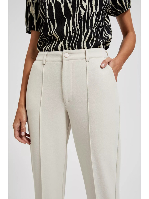 Moodo Elegantne bež hlače užih nogavica s džepovima Moodo