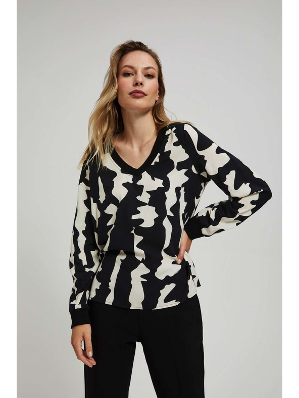 Moodo Uzorkovana košulja s V-izrezom crna Moodo