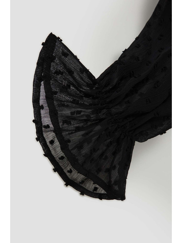 Moodo Crna košulja s volanima i dugim rukavima Moodo