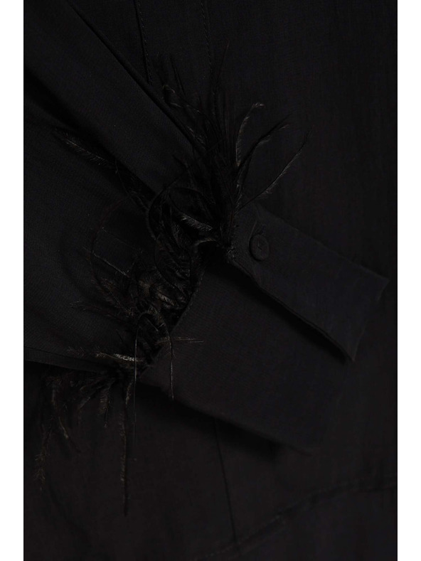 Moodo Bluza s dekorativnim perjem na rukavima Moodo