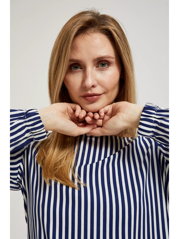 Moodo Bijelo-tamno plava košulja s okruglim izrezom i tankim brettelama Moodo