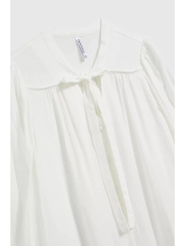 Moodo Bijela košulja Moodo zapinjača na gumbe s vezanim izrezom