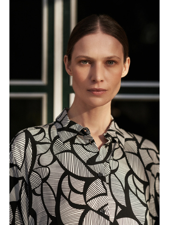 Moodo Viskozna košulja crno-bijela Moodo