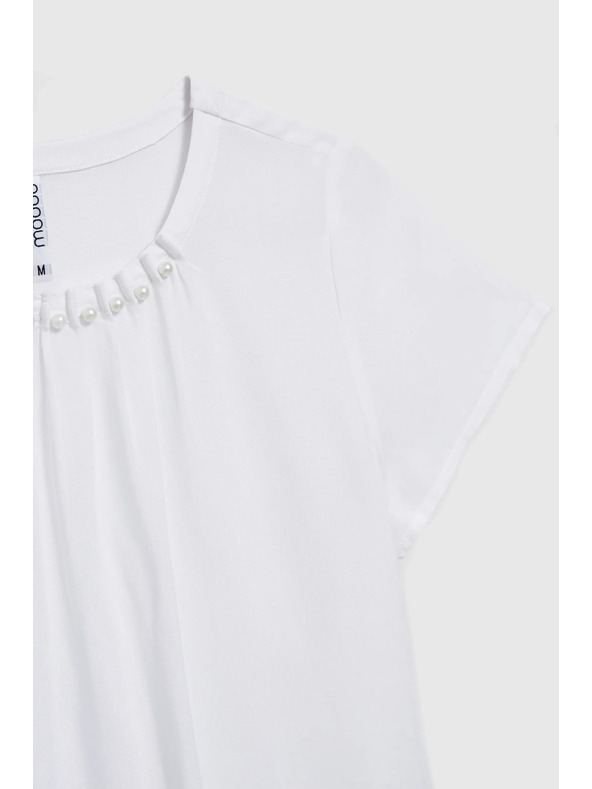 Moodo Bijela košulja ukrašena perlicama na dekolteeu Moodo