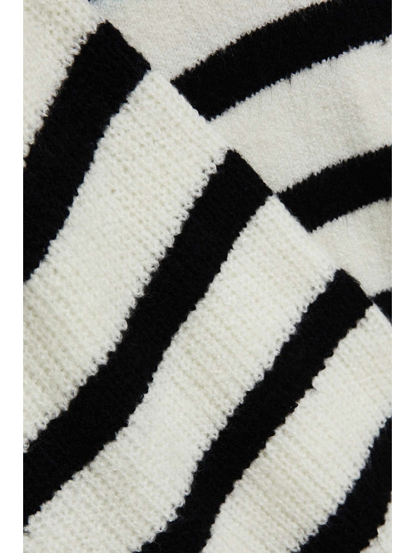 Moodo Perlaston-crni pulover s prugama i okruglim izrezom Moodo