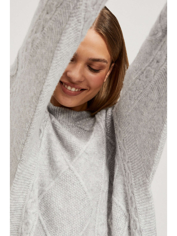 Moodo Pulover s dekorativnim pletenjem svijetlosivi Moodo