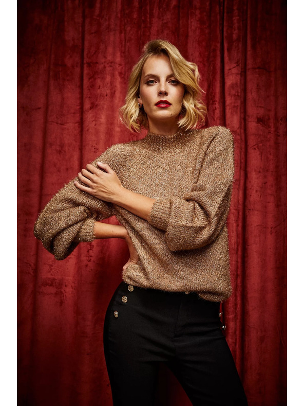 Moodo Pulover s visokim ovratnikom ukrašen metalnom niti bež Moodo