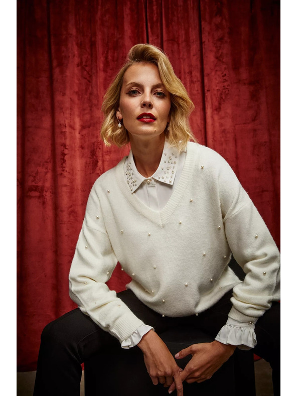 Moodo Pulover s V-izrezom ukrašen perlenim perlicama Moodo