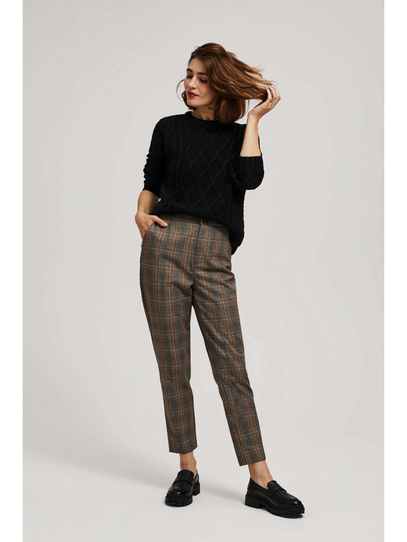 Moodo Crni pulover s dekorativnim pletenicama i dugim rukavima Moodo