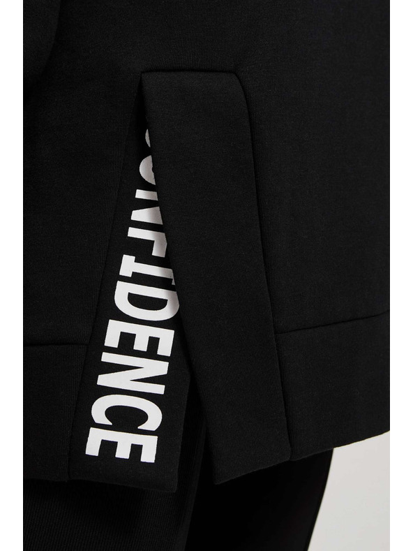 Moodo Oversize dukserica s natpisom Moodo