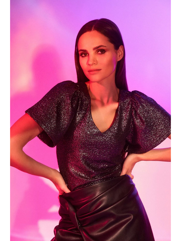 Moodo Bluza s V-izrezom i napuhanim kratkim rukavima crne boje Moodo