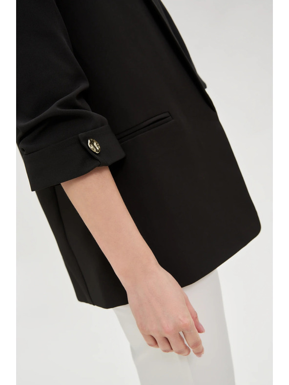 Moodo Sako sa naboranim 3/4 rukavima crne boje Moodo