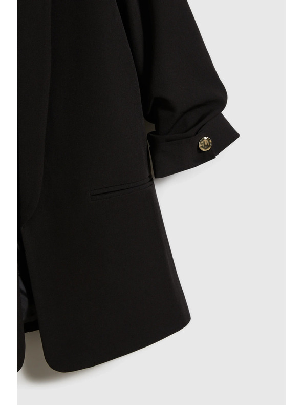 Moodo Sako sa naboranim 3/4 rukavima crne boje Moodo