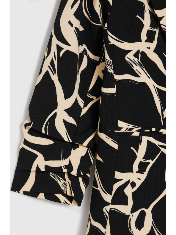 Moodo Sako sa naboranim 3/4 rukavima crne boje Moodo