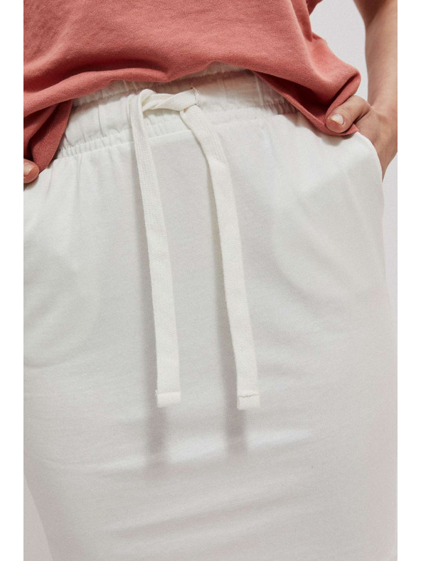 Moodo Glatka suknja do koljena biserasta Moodo