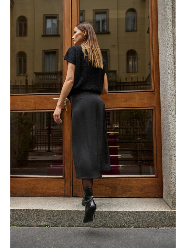 Moodo Midi suknja crna Moodo