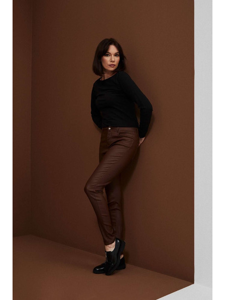 Moodo Voskirane uske hlače s džepovima kaštanjaste boje Moodo