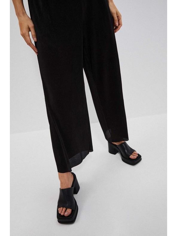 Moodo Crne hlače s širokim nogavicama od rebrasto strukturiranog materijala Moodo