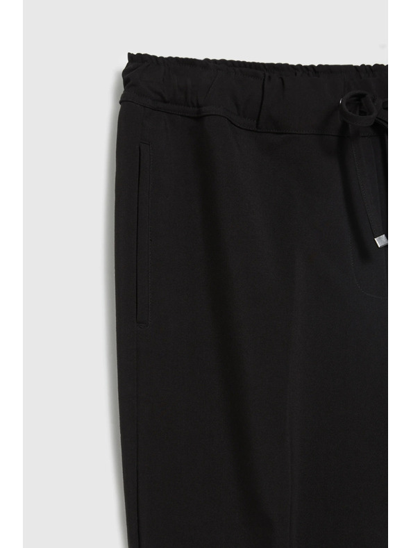 Moodo Crne hlače sa strukturom i ravnim nogavicama Moodo
