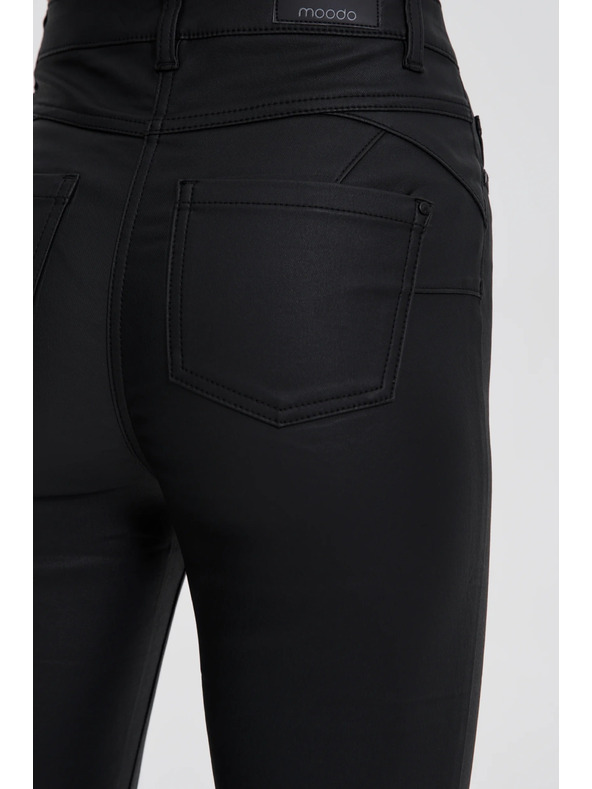 Moodo Voskane crne hlače Moodo