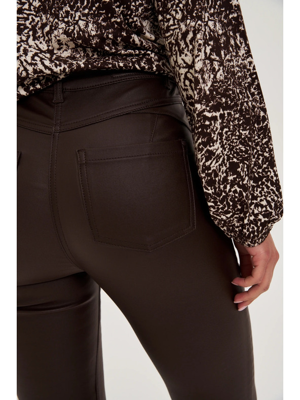 Moodo Voskane smeđe hlače Moodo