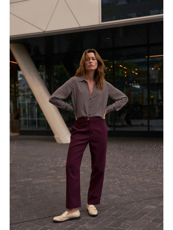 Moodo Glatke hlače boje burgundca Moodo