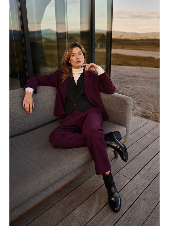 Moodo Glatke hlače boje burgundca Moodo