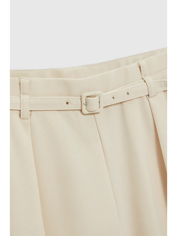 Moodo Bež hlače s pojasom Moodo