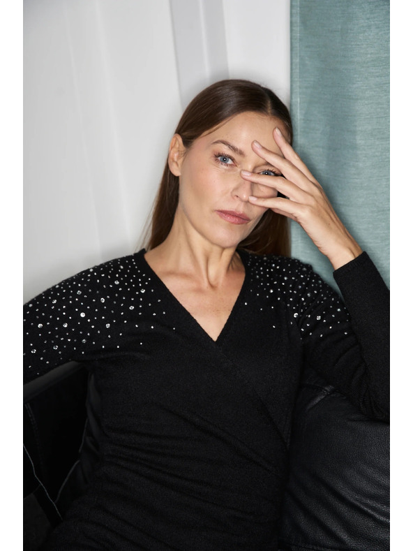 Moodo Uske crne haljine s ukrasnim detaljima Moodo