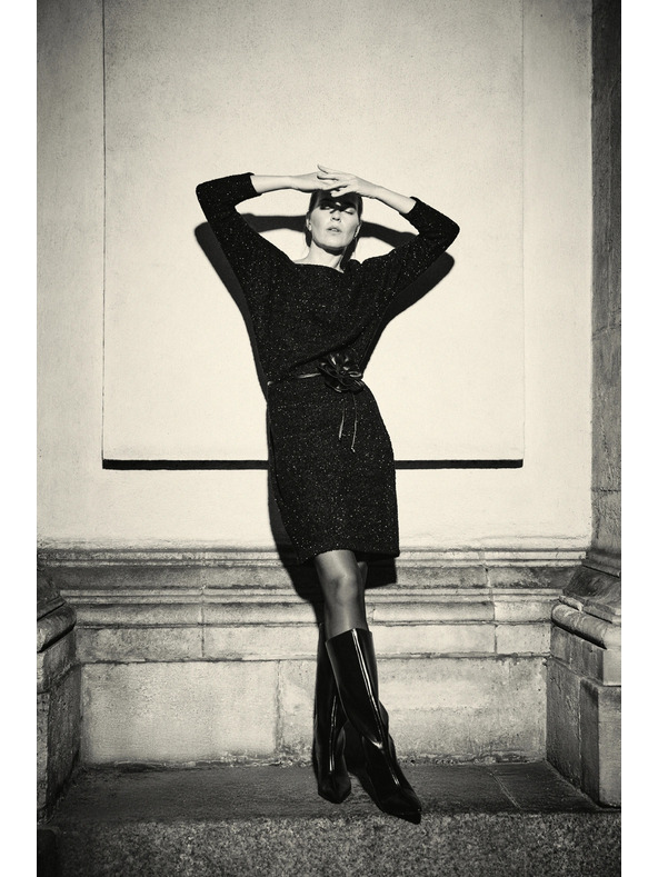 Moodo Crne haljine ukrašene šljokičastom niti Moodo