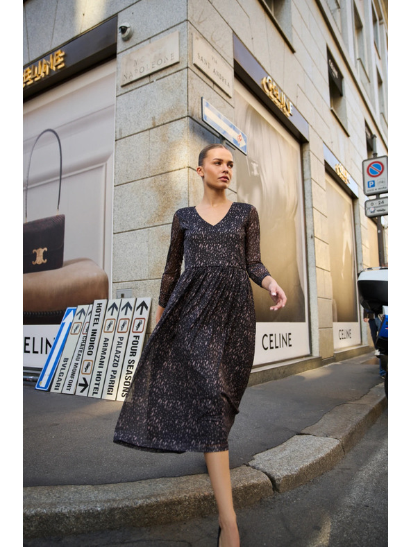 Moodo Crne midi haljine Moodo