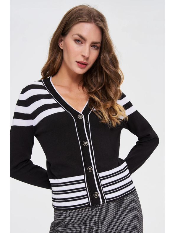 Moodo Pulover s ukrašenim gumbima crni Moodo