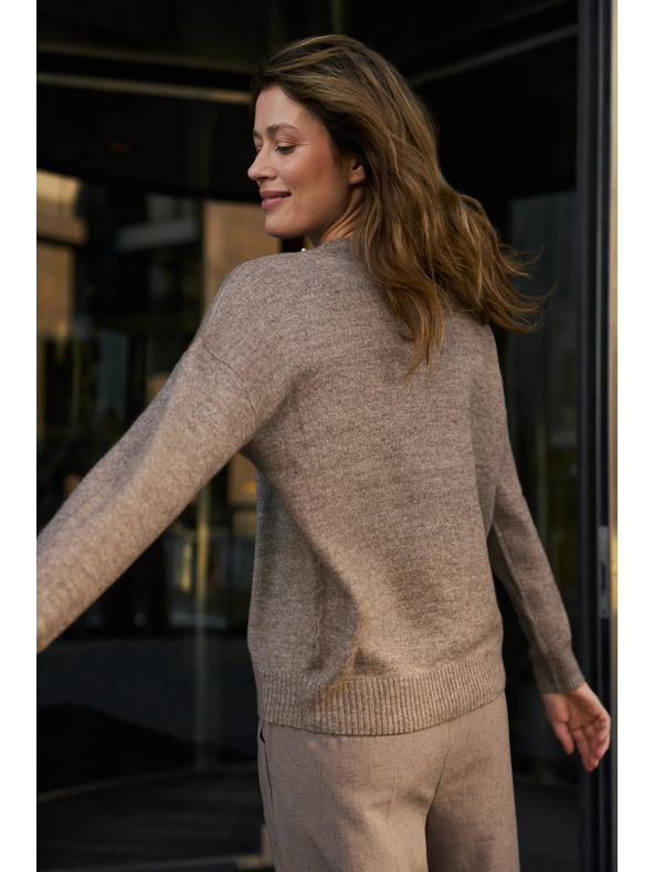 Moodo Smeđi džemper s dekorativnim izrezom Moodo