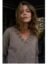 Moodo Smeđi džemper s dekorativnim izrezom Moodo