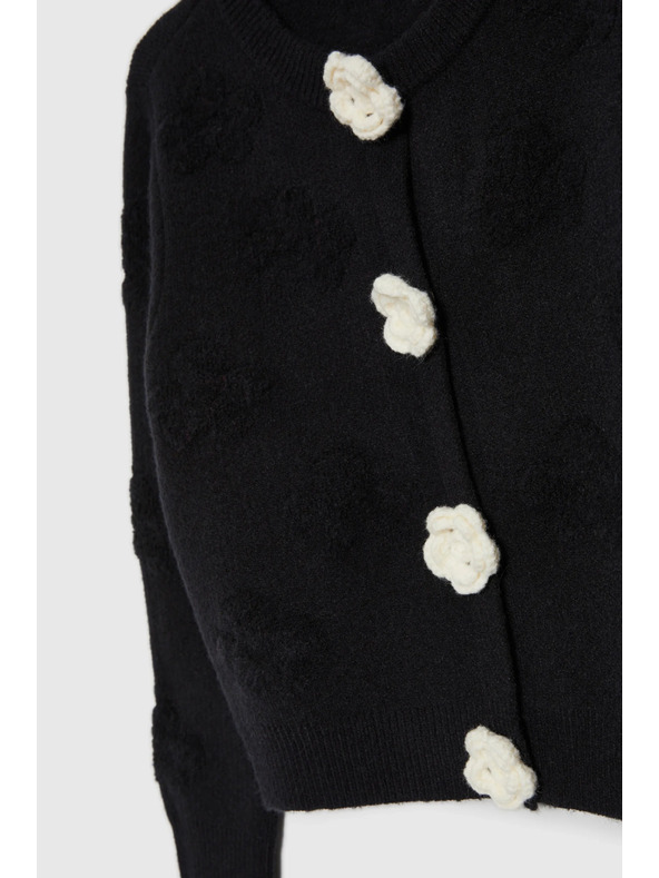 Moodo Crni kardigan s cvijetnom aplikacijom Moodo