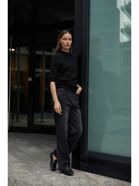 Moodo Crni džemper ukrašen perlicama Moodo