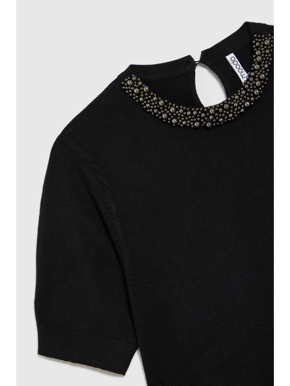 Moodo Crni džemper s dekorativnim izrezom Moodo