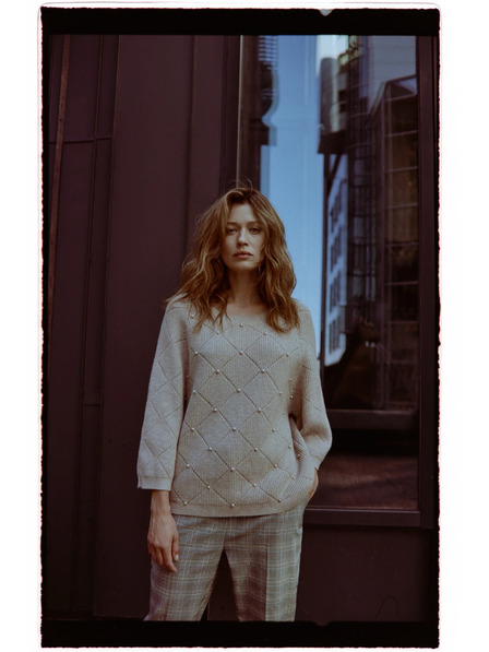 Moodo Bež džemper ukrašen perlicama Moodo