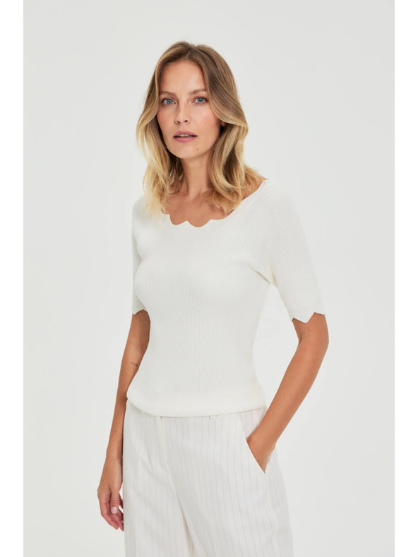 Moodo Uski bijeli džemper Moodo