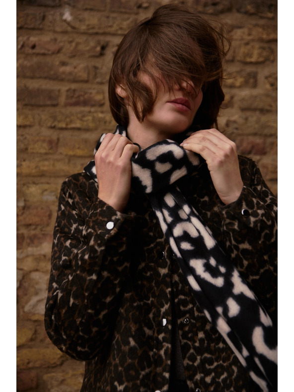 Moodo Kremasti šal s leopardjem uzorkom Moodo