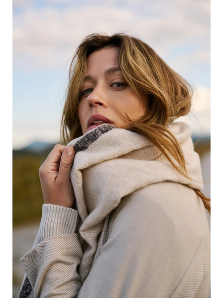 Moodo Glatki bež šal Moodo