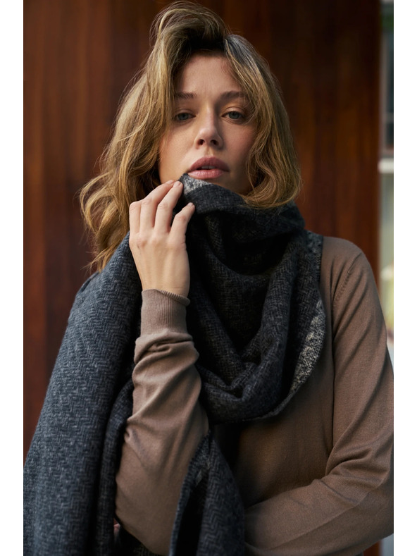 Moodo Gladak tamnosivi šal Moodo