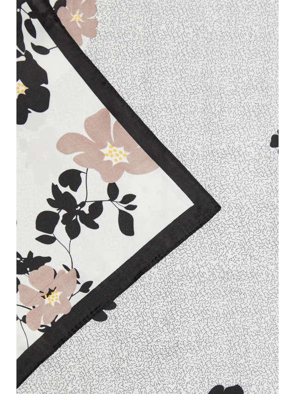 Moodo Maramka s cvjetnim uzorkom crna Moodo