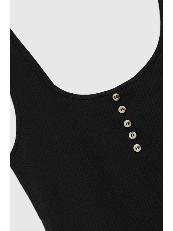 Moodo Rebrasti top s gumbima crni Moodo